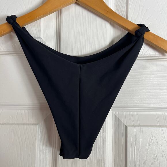 Skatie• ‘Suzanne’ Bikini Bottoms in Black - Picture 4 of 12